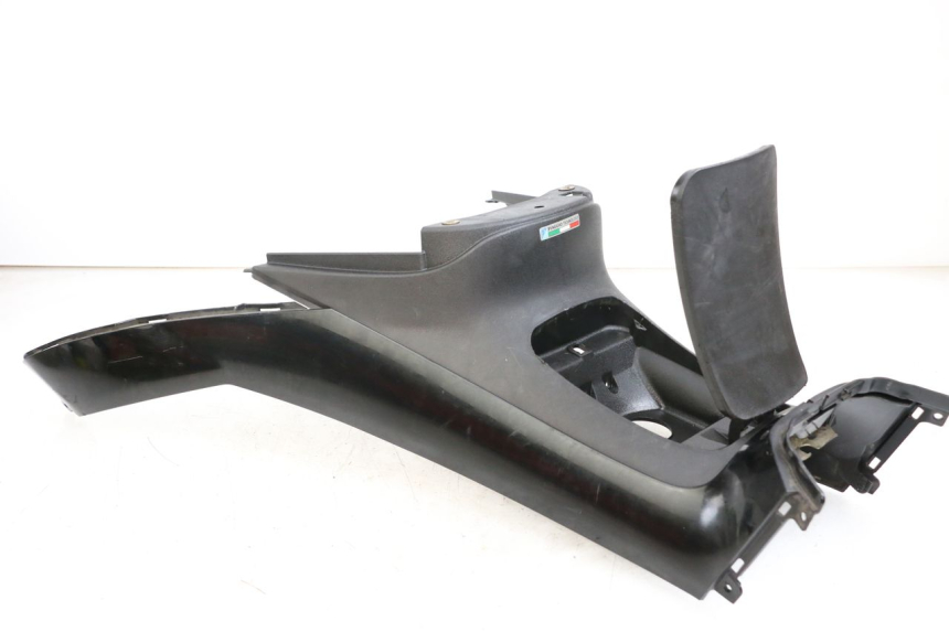 photo de CARENAGE RESERVOIR PIAGGIO MP3 500 (2011 - 2015)