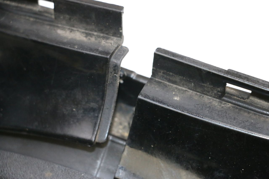 photo de CARENAGE RESERVOIR PIAGGIO MP3 500 (2011 - 2015)