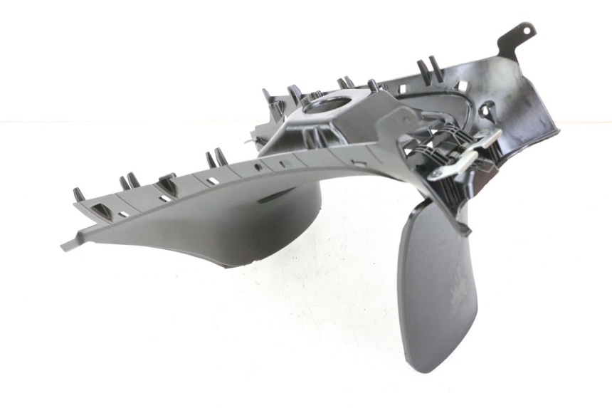 photo de CARENAGE RESERVOIR PIAGGIO MP3 500 (2014 - 2016)