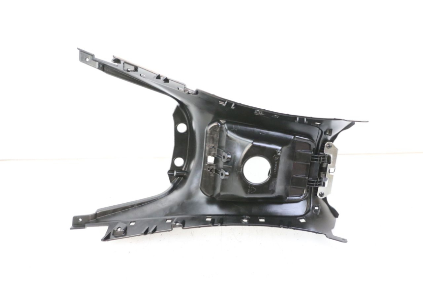 photo de CARENAGE RESERVOIR PIAGGIO MP3 500 (2014 - 2016)