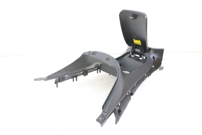 photo de CARENAGE RESERVOIR PIAGGIO MP3 500 (2014 - 2016)