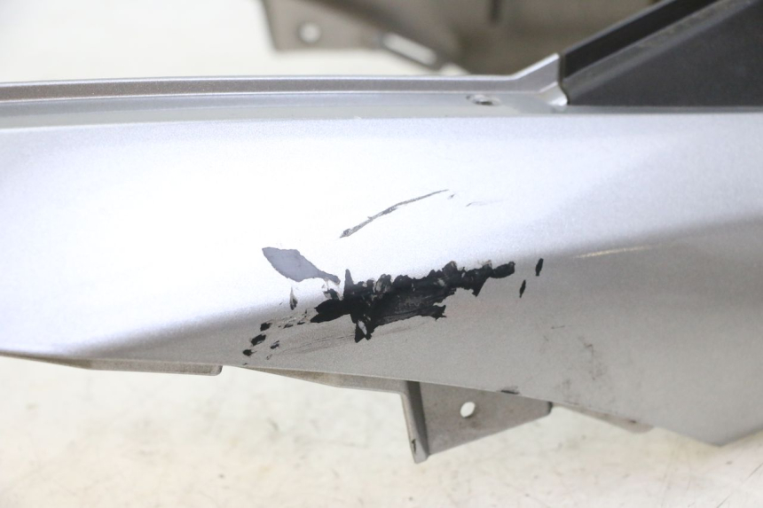 photo de CARENAGE RESERVOIR PIAGGIO MP3 500 (2014 - 2016)