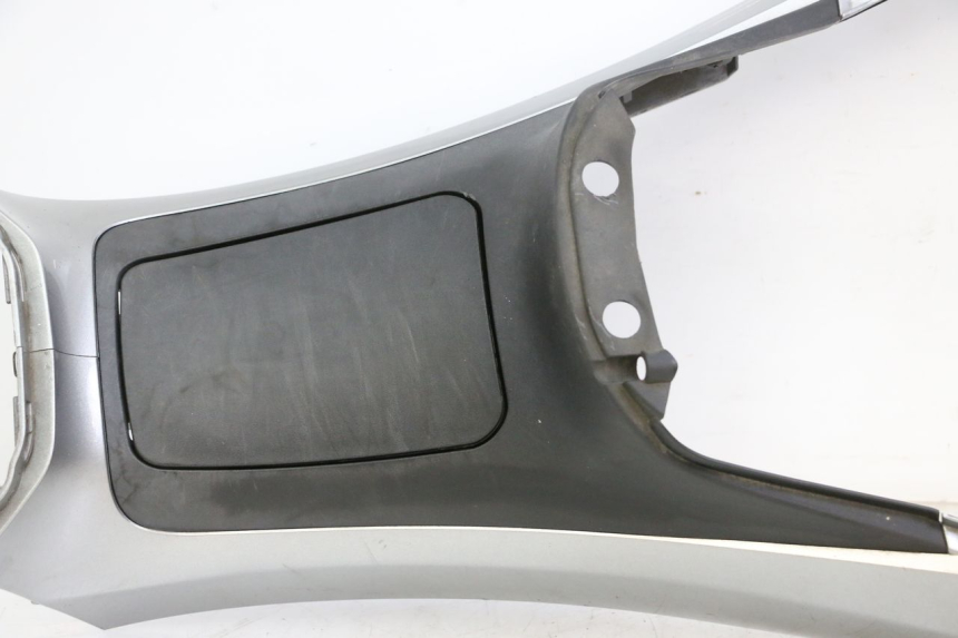 photo de CARENAGE RESERVOIR PIAGGIO MP3 500 (2014 - 2016)