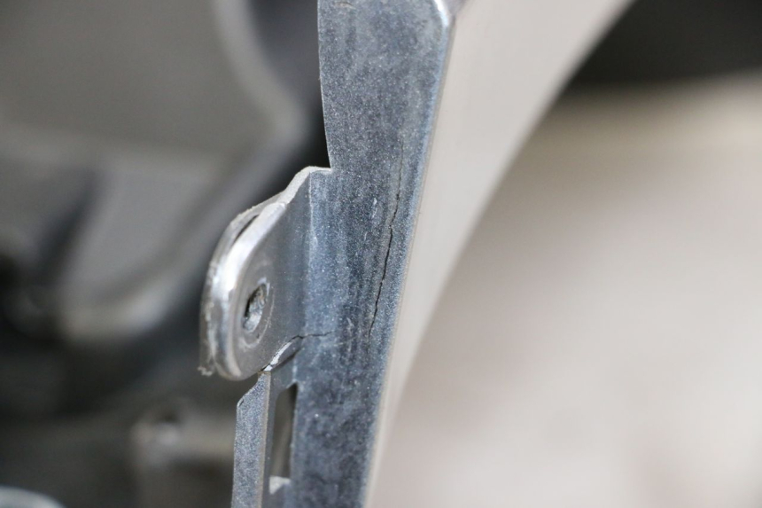 photo de CARENAGE RESERVOIR PIAGGIO MP3 500 (2014 - 2016)