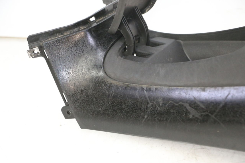 photo de CARENAGE RESERVOIR PIAGGIO MP3 500 (2011 - 2015)