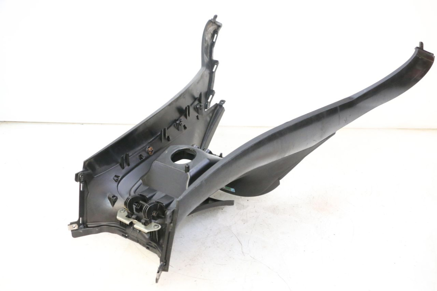 photo de CARENAGE RESERVOIR PIAGGIO MP3 500 (2011 - 2015)