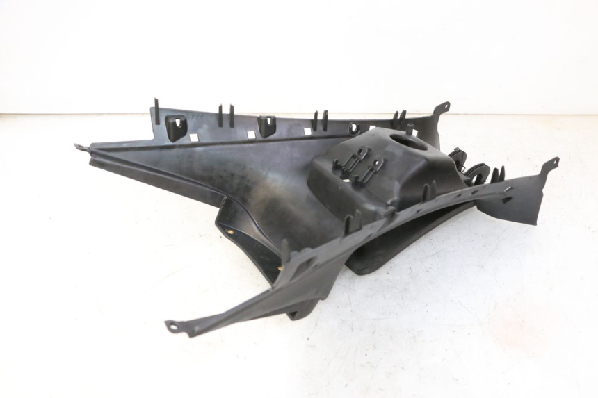 photo de CARENAGE RESERVOIR PIAGGIO MP3 125 (2006 - 2014)