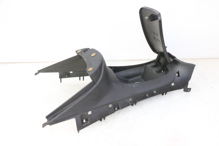 photo de CARENAGE RESERVOIR PIAGGIO MP3 125 (2006 - 2014)