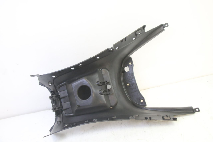 photo de CARENAGE RESERVOIR PIAGGIO MP3 125 (2006 - 2014)