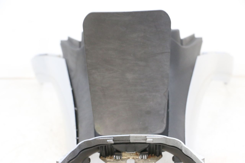 photo de CARENAGE RESERVOIR PIAGGIO MP3 RL 250 (2007 - 2010) - Photo complémentaire