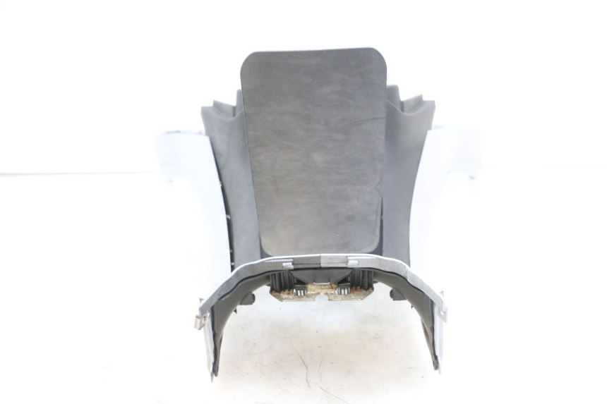 photo de CARENAGE RESERVOIR PIAGGIO MP3 RL 250 (2007 - 2010) - Inspection visuelle