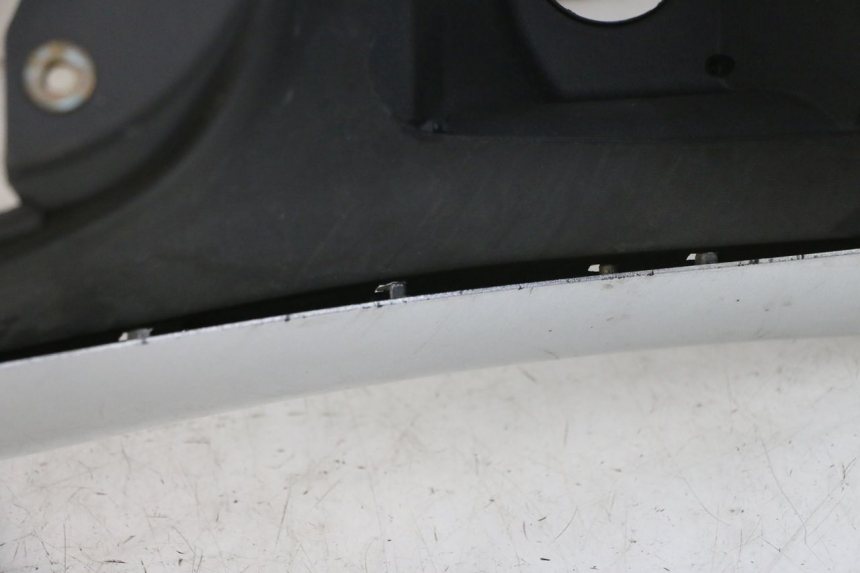 photo de CARENAGE RESERVOIR PIAGGIO MP3 RL 250 (2007 - 2010) - Angle alternatif