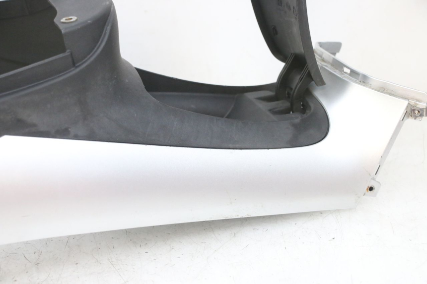 photo de CARENAGE RESERVOIR PIAGGIO MP3 RL 250 (2007 - 2010) - Pièce contrôlée