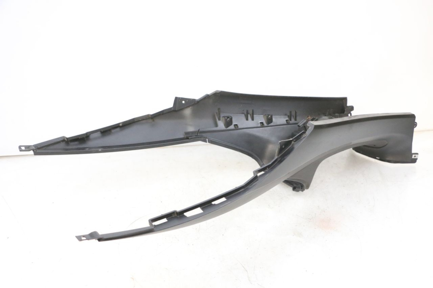 photo de CARENAGE RESERVOIR PIAGGIO MP3 500 (2016 - 2018) - Zoom composants