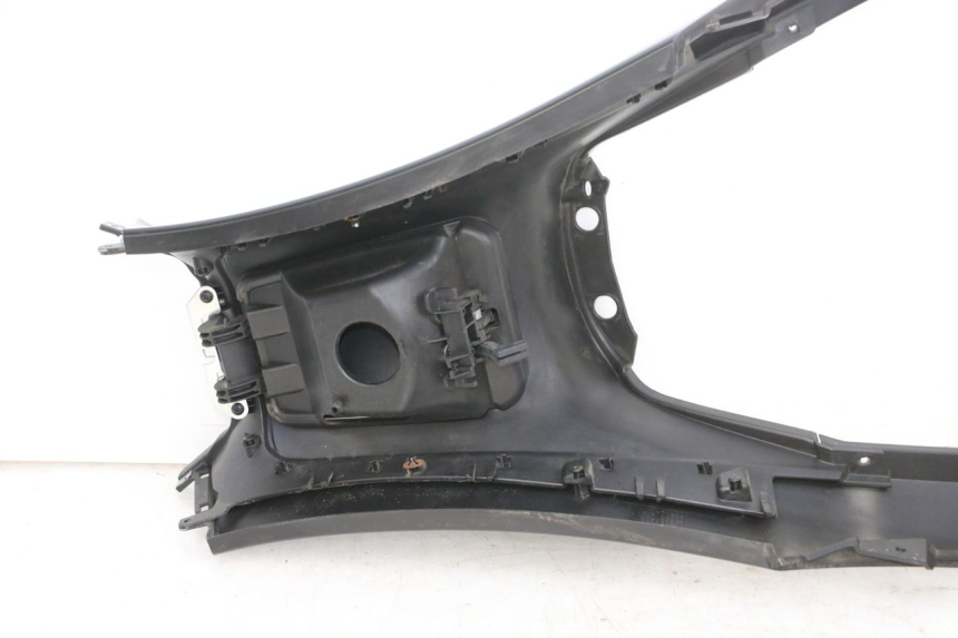 photo de CARENAGE RESERVOIR PIAGGIO MP3 500 (2016 - 2018) - Inspection visuelle