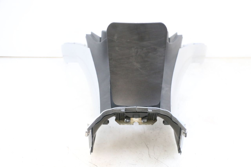 photo de CARENAGE RESERVOIR PIAGGIO MP3 RL 250 (2007 - 2010) - Détails caractéristiques