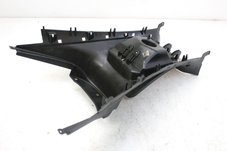 photo de CARENAGE RESERVOIR PIAGGIO MP3 RL 250 (2007 - 2010)