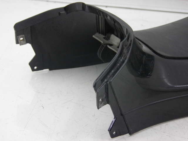 photo de CARENAGE RESERVOIR PIAGGIO XEVO - X EVO 125 (2010 - 2015) - Gros plan technique