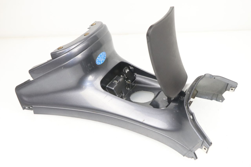 photo de CARENAGE RESERVOIR PIAGGIO X8 400 (2006 - 2007)