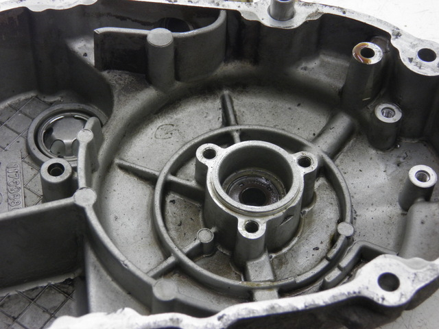 photo de CARTER ALTERNATEUR PEUGEOT SATELIS 125 (2006 - 2009) - Autre angle de vue