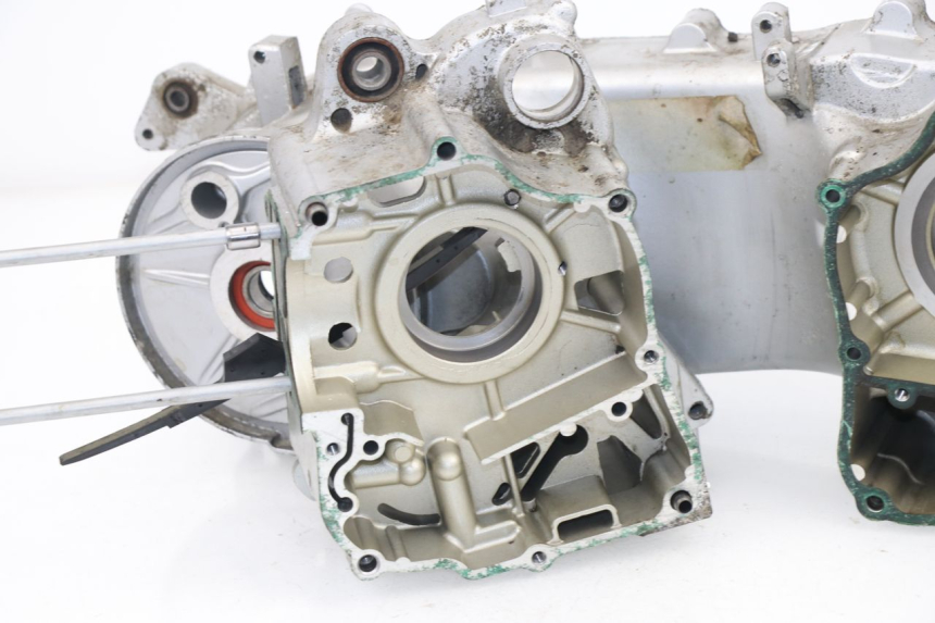 photo de CARTER BAS MOTEUR SYM GTS 125 (2005 - 2008)