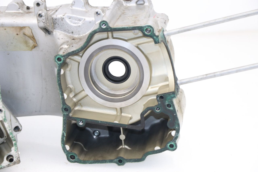 photo de CARTER BAS MOTEUR SYM GTS 125 (2005 - 2008)
