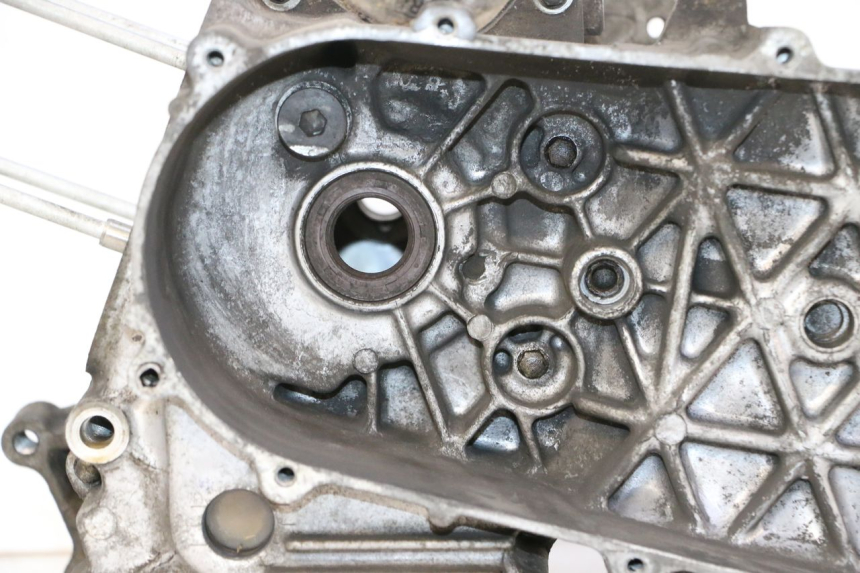 photo de CARTER BAS MOTEUR DAELIM HISTORY 125 (2001 - 2002)