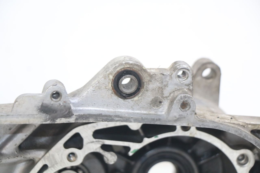 photo de CARTER BAS MOTEUR PEUGEOT KISBEE 2T 50 (2010 - 2017)