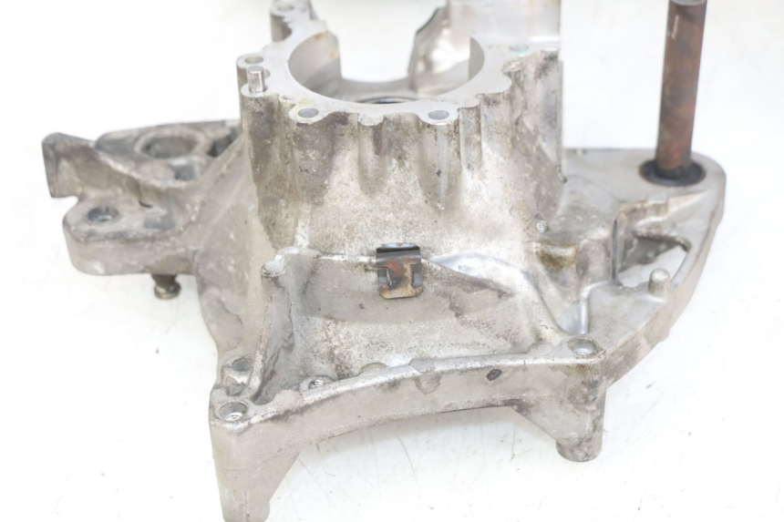 photo de CARTER BAS MOTEUR PEUGEOT KISBEE 2T 50 (2010 - 2017)