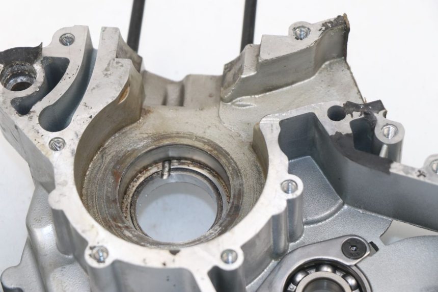 photo de CARTER BAS MOTEUR DERBI SENDA SM DRD 50 (2008 - 2013) - Détails caractéristiques