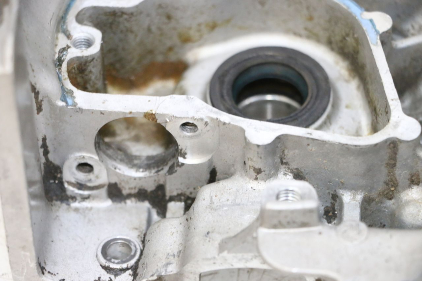 photo de CARTER MOTEUR DROIT MBK BOOSTER SPIRIT NAKED 50 (2004 - 2017) - Marquages et références