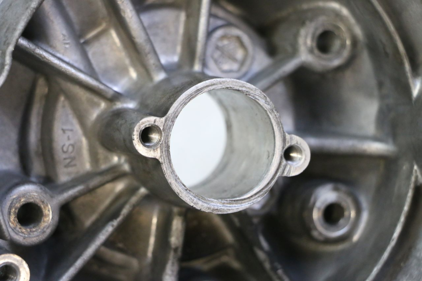 photo de CARTER MOTEUR DROIT PEUGEOT KISBEE 2T 50 (2018 - 2022)