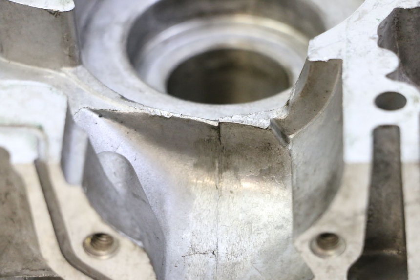 photo de CARTER MOTEUR DROIT PEUGEOT KISBEE 2T 50 (2018 - 2022)