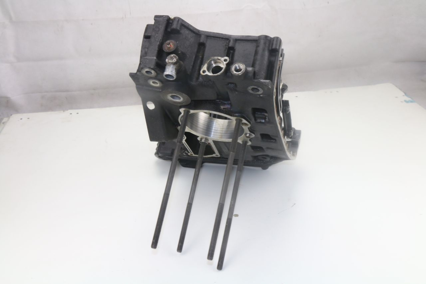 photo de CARTER MOTEUR DROIT BMW R GS 1150 (1999 - 2004)