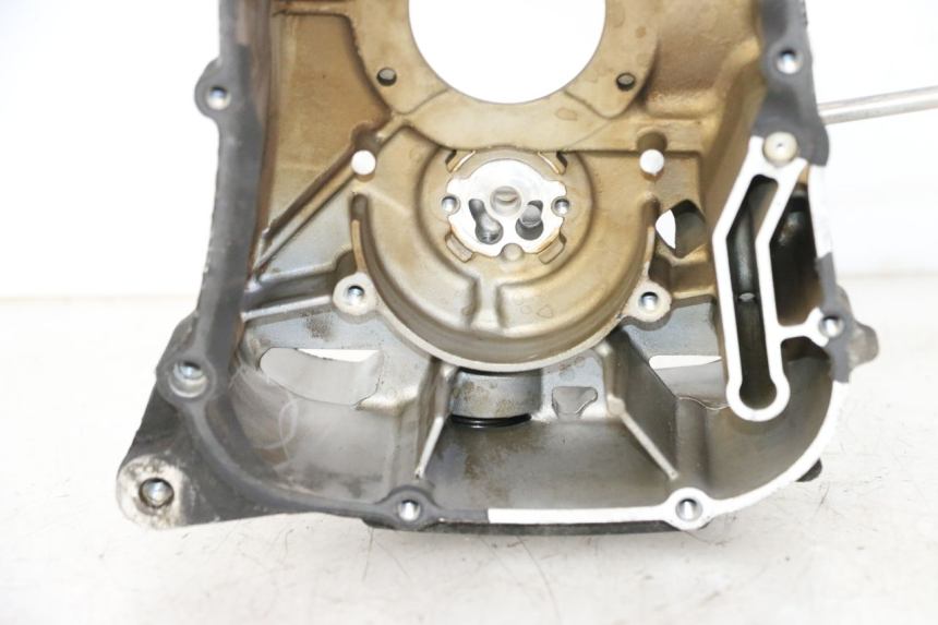 photo de CARTER MOTEUR DROIT YAMAHA X-MAX XMAX 125 (2010 - 2014)