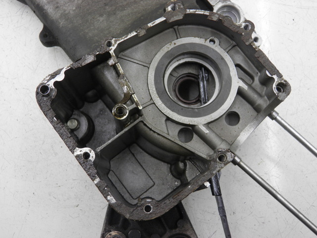 photo de CARTER MOTEUR GAUCHE BENZHOU YY50QT31 VINTAGE 50 (2009 - 2012) - Détail de la pièce