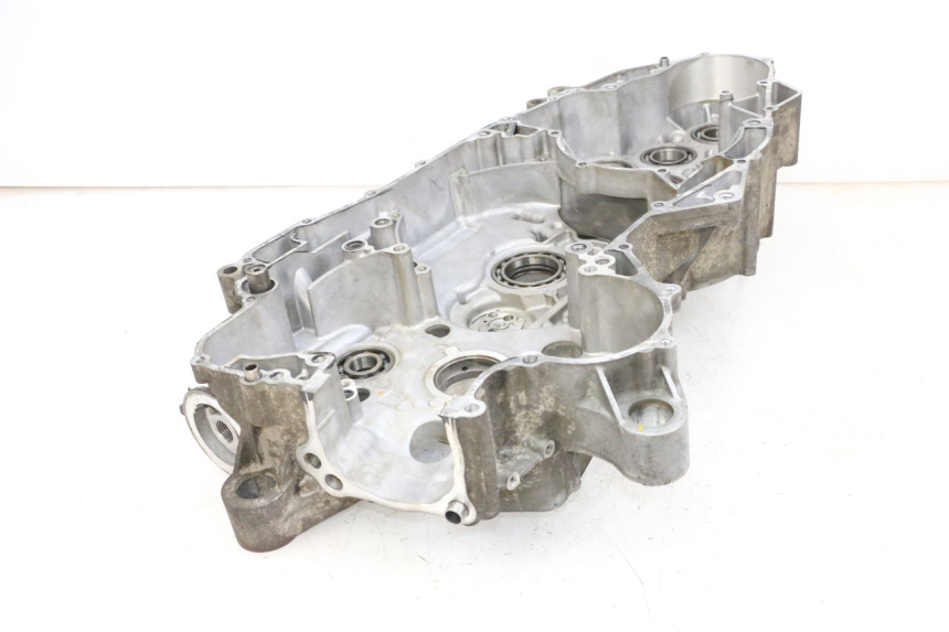 photo de CARTER MOTEUR GAUCHE SUZUKI BURGMAN 650 (2013 - 2020)