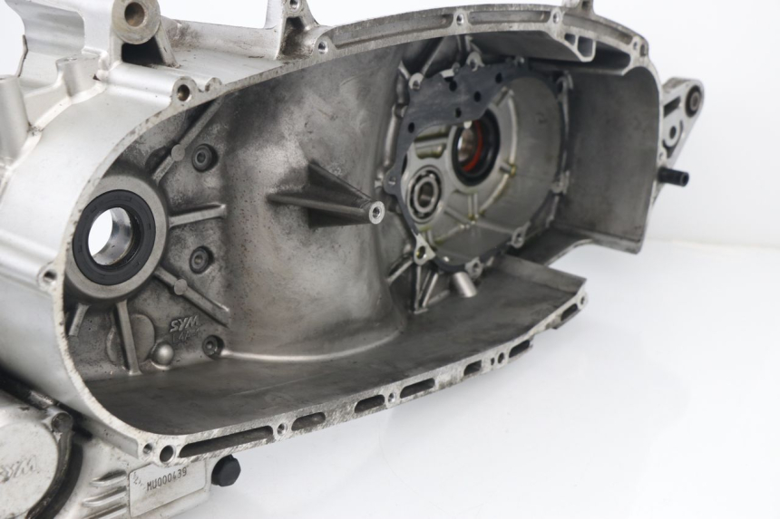 photo de CARTER MOTEUR GAUCHE SYM MAXSYM I 400 (2011 - 2016)