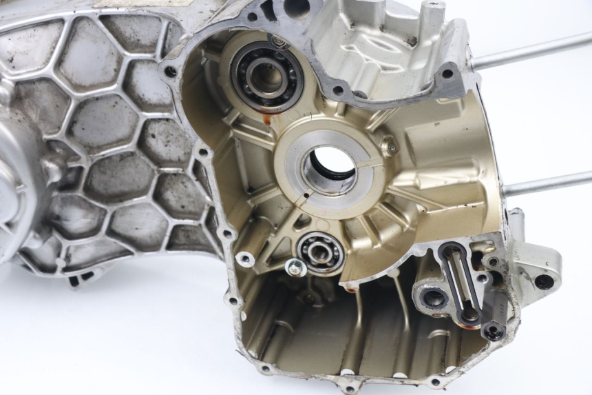 photo de CARTER MOTEUR GAUCHE SYM MAXSYM I 400 (2011 - 2016)