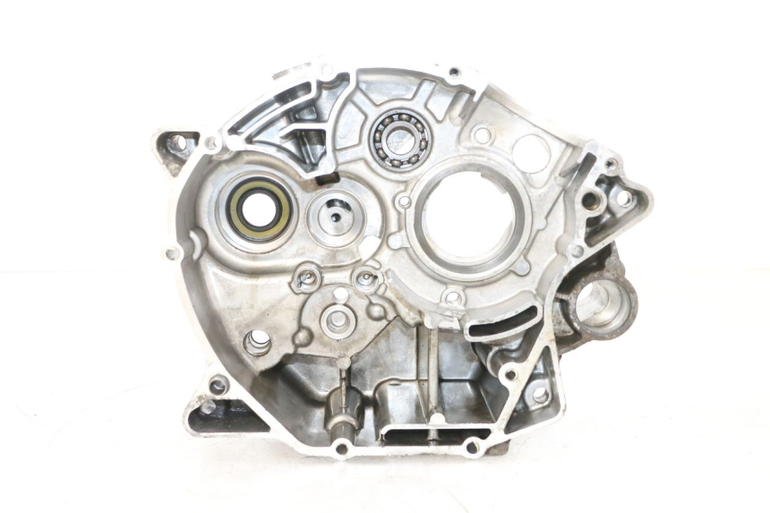 photo de CARTER MOTEUR GAUCHE YAMAHA TTR 125 (2000 - 2020) - Vue d’ensemble