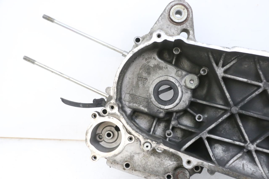 photo de CARTER MOTEUR GAUCHE YAMAHA X-MAX XMAX 125 (2010 - 2013) - Détails caractéristiques