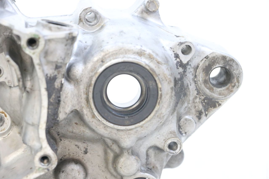 photo de Left engine crankcase YAMAHA YZ 85 (2002 - 2018) - Zoom composants