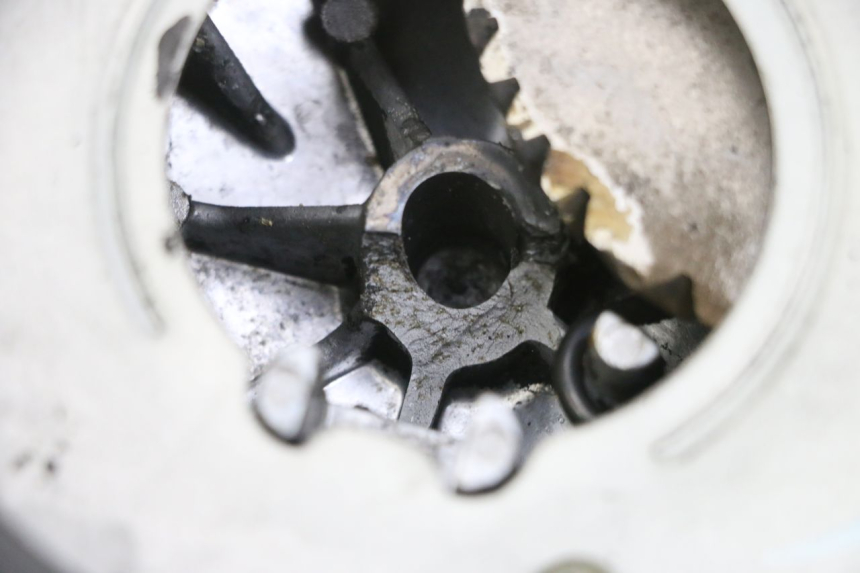 photo de CARTER VARIATEUR PEUGEOT KISBEE 4T 50 (2018 - 2022) - Zoom état d’usage