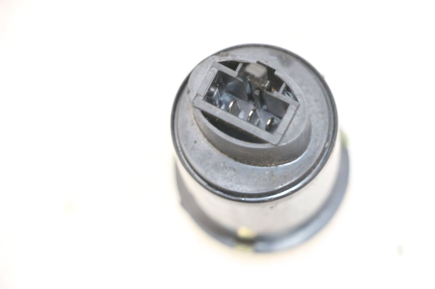 photo de CENTRALE CLIGNOTANTE GOES WIKI 125 (2010 - 2015) - Gros plan technique