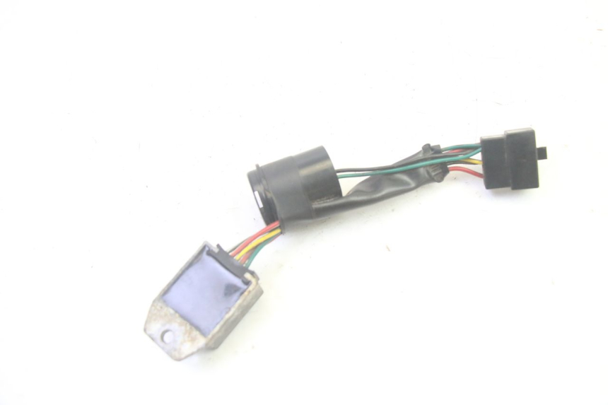 photo de CENTRALE CLIGNOTANTE SYM GTS EVO 125 (2009 - 2013) - Gros plan technique