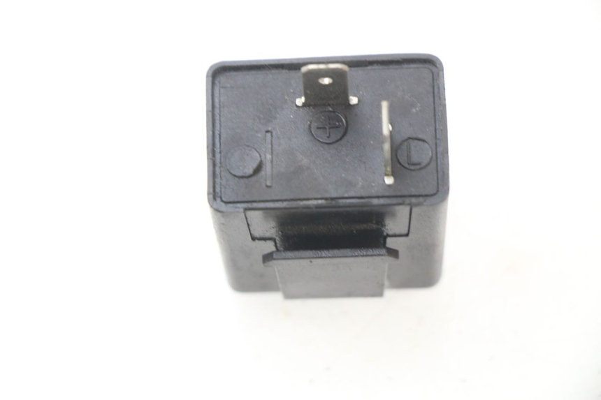 photo de CENTRALE CLIGNOTANTE PIAGGIO VESPA GTS IE ABS 300 (2016 - 2018)