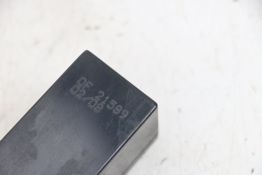 photo de CENTRALE CLIGNOTANTE YAMAHA XMAX X-MAX 125 (2006 - 2009) - Autre angle de vue