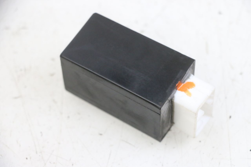 photo de CENTRALE CLIGNOTANTE YAMAHA YP MAJESTY 125 (2002 - 2006) - Détail de la pièce