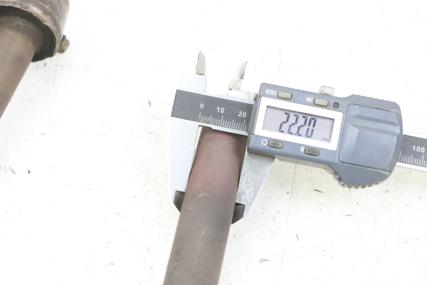 photo de CHICANE ÉCHAPPEMENT PIAGGIO MP3 500 (2014 - 2017) - Zoom état d’usage