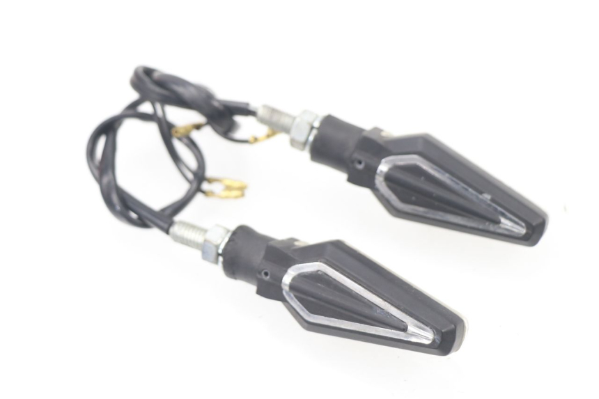 photo de CLIGNOTANT ARRIERE HONDA CBF 500 (2004 - 2007)